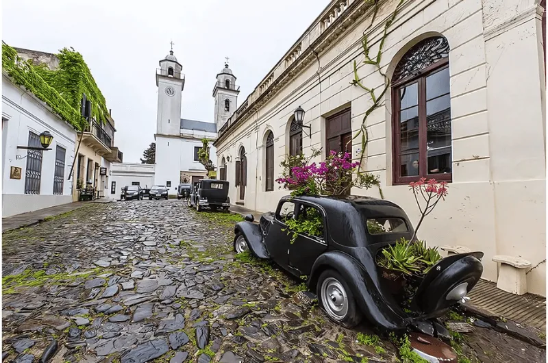 Colonia del Sacramento para Casais: Um Destino Romântico