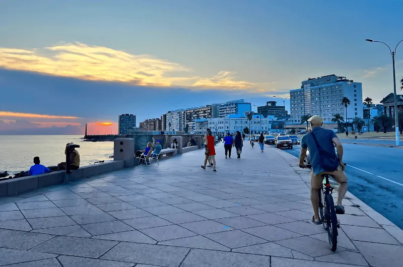 Moeda e Pagamentos no Uruguai: O Que Você Precisa Saber