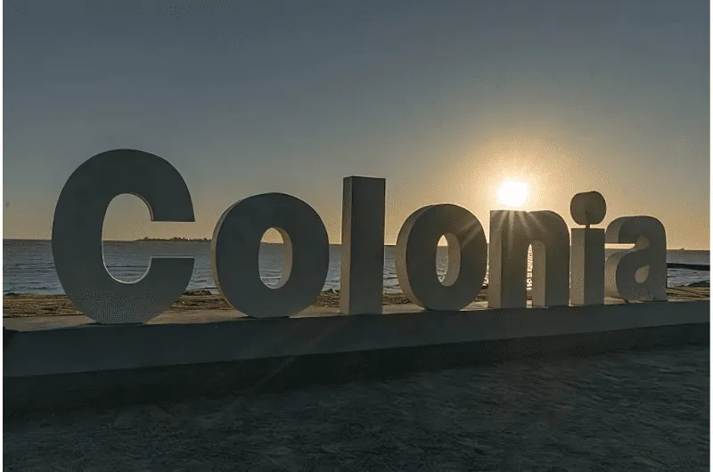 Colonia del Sacramento é um destino que conquista corações com seu charme histórico, ruas de…