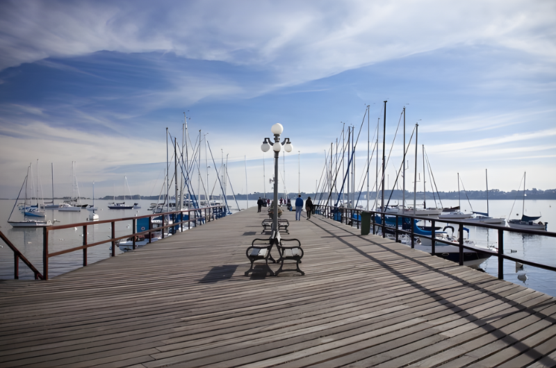 Colonia del Sacramento, no Uruguai, é famosa por sua atmosfera histórica, ruas de pedra e…