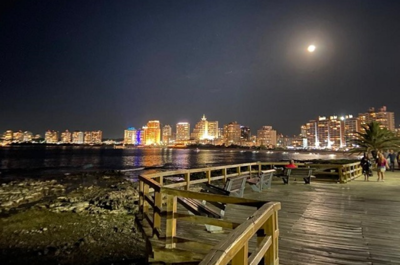 Punta del Este, localizada na costa sul do Uruguai, é muito mais do que um…